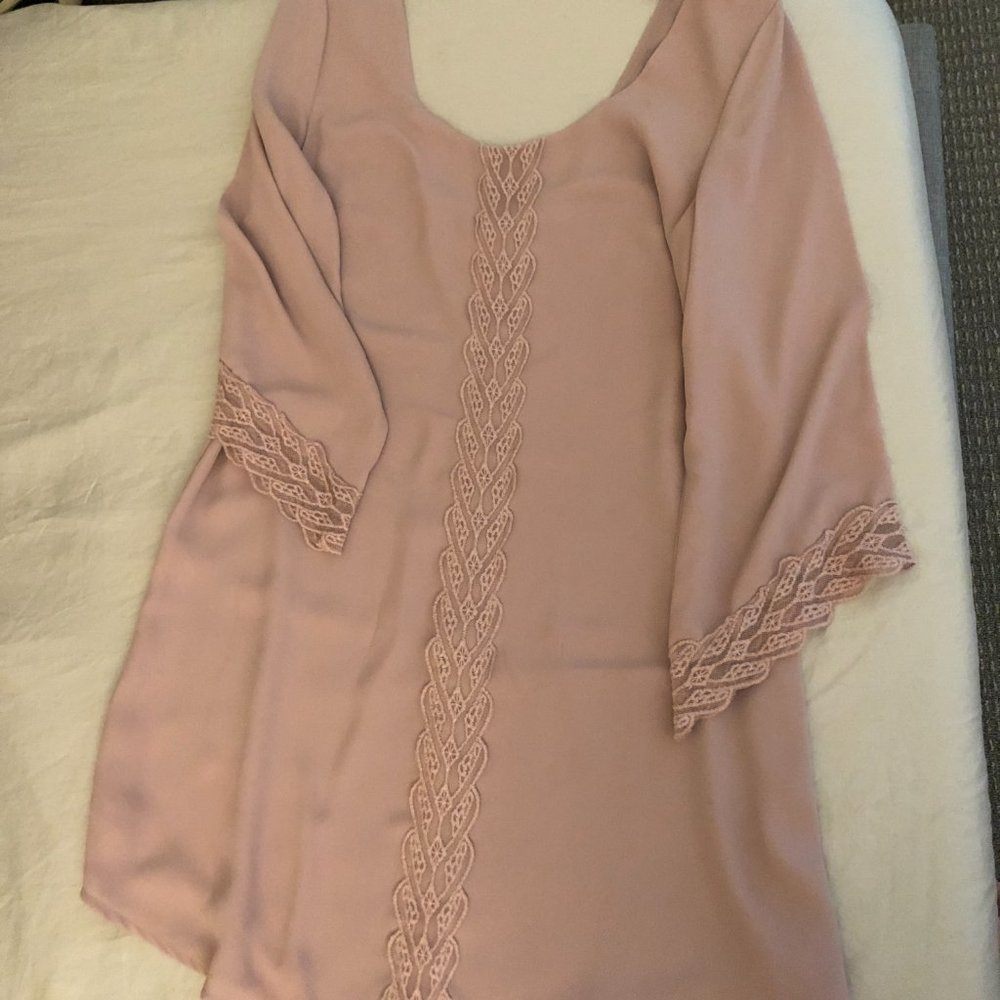 ASTR Lace Trim Shift Dress